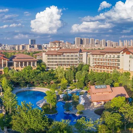 Hilton Wuhan Optics Valley Exteriör bild