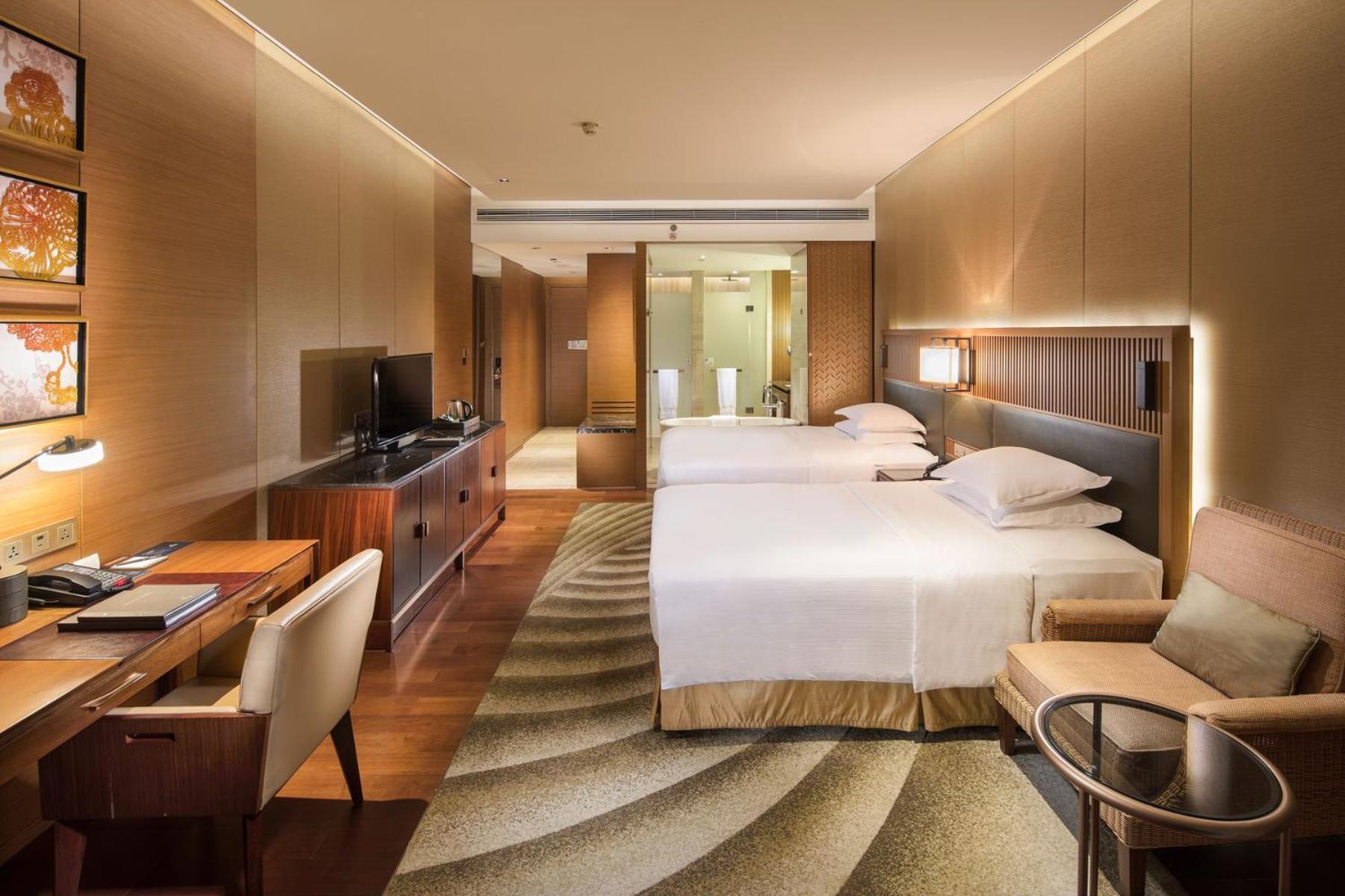 Hilton Wuhan Optics Valley Exteriör bild