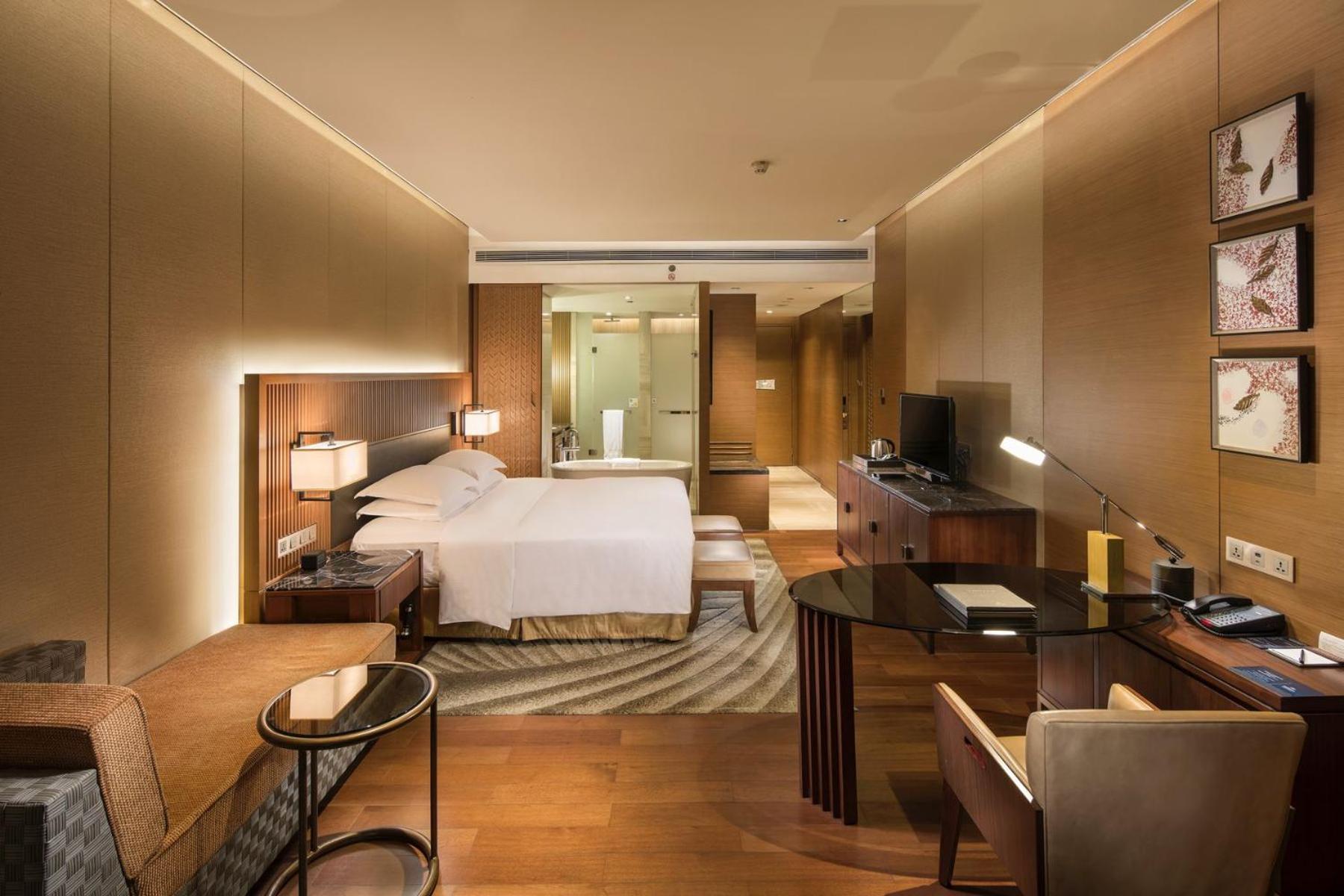 Hilton Wuhan Optics Valley Exteriör bild