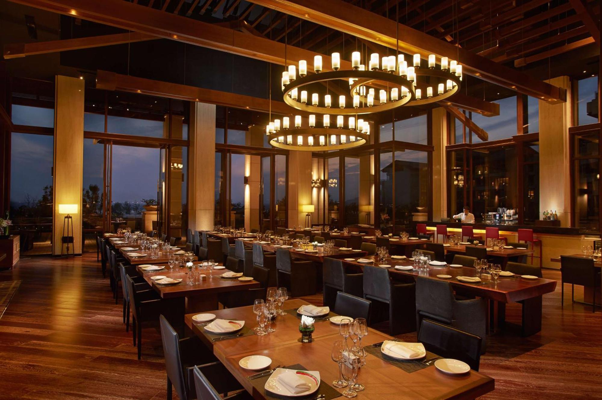 Hilton Wuhan Optics Valley Exteriör bild